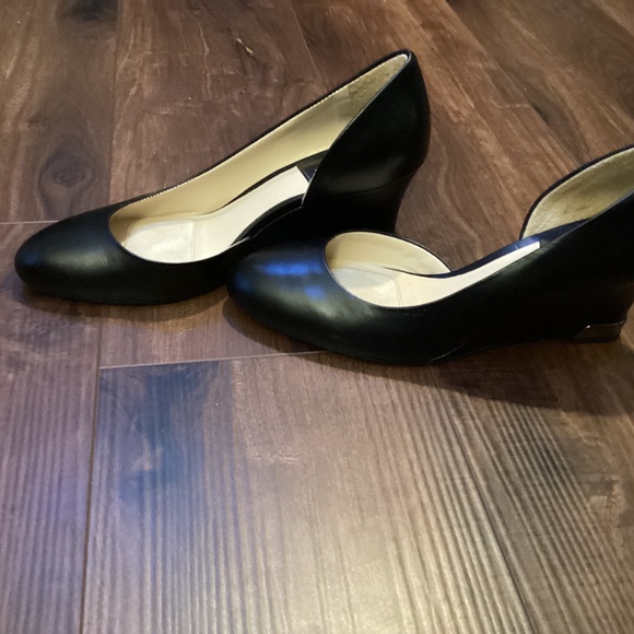 Alex Marie Rounded Toe Wedge pumps - Picture 2 of 5
